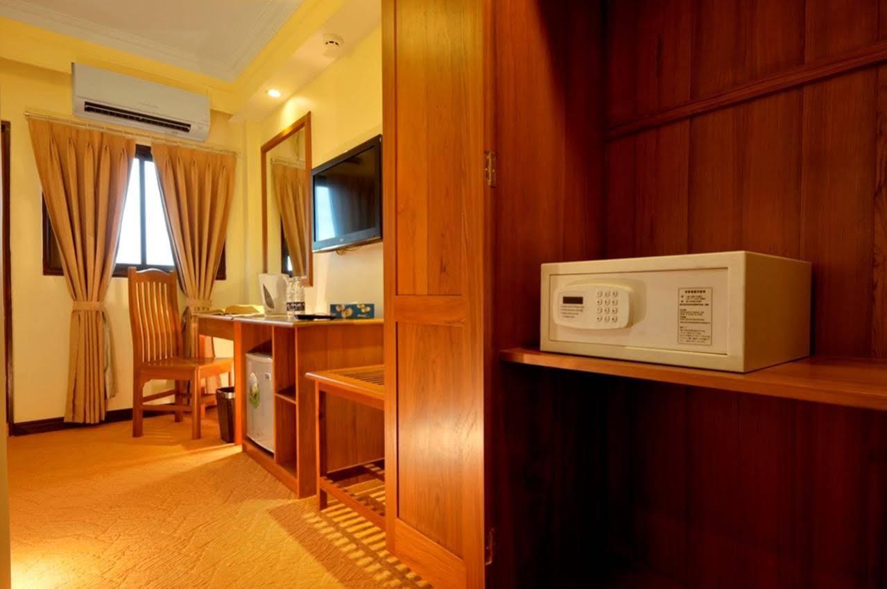Royal Golden View Hotel Yangon Exterior foto